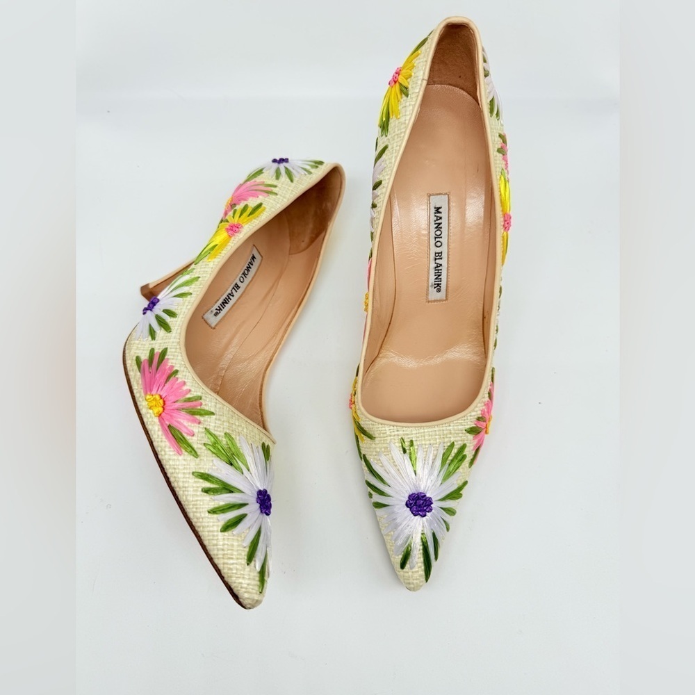 Manolo Blahnik cream BB Newciofi Multicolor Flower embroidered Raffia pumps EU42